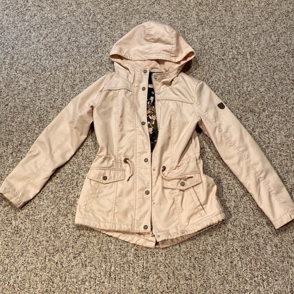 Light pink small fall coat